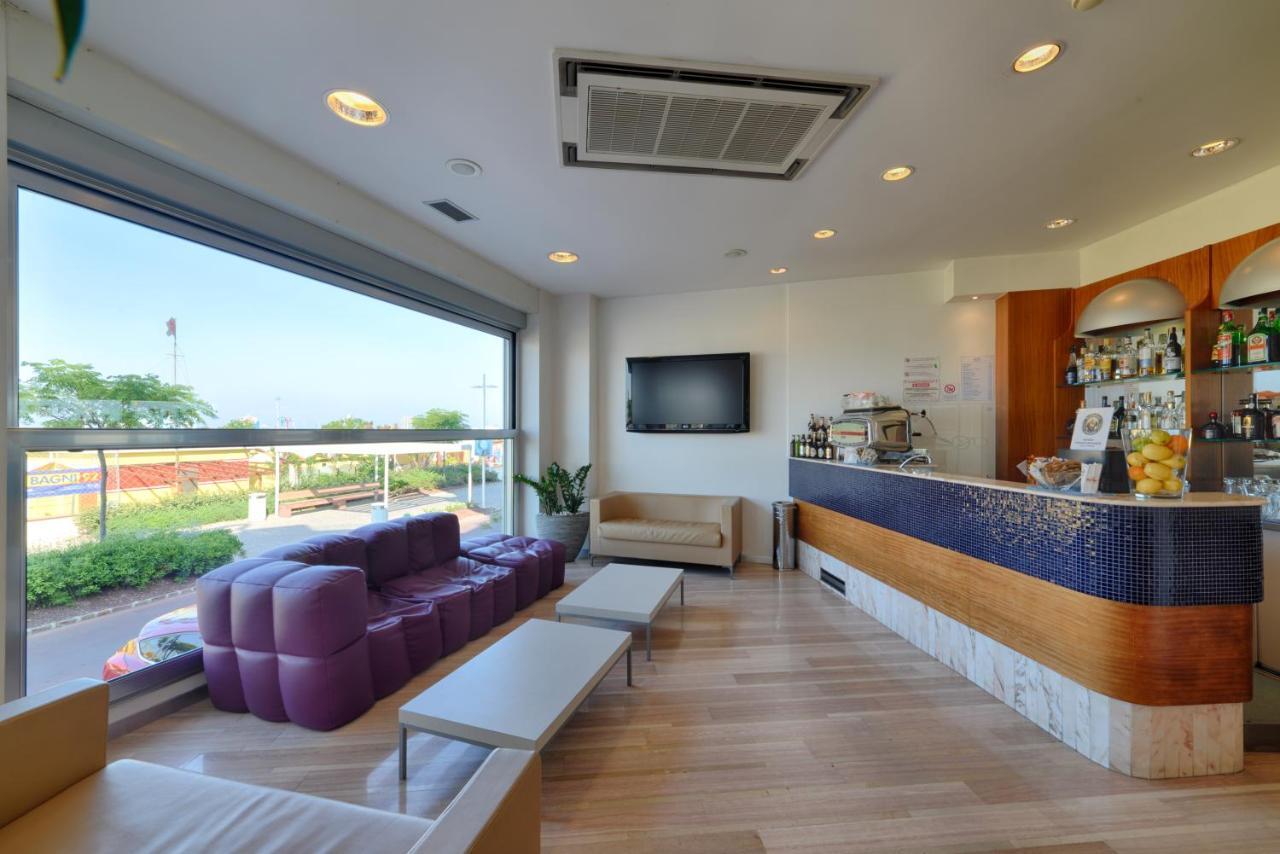 Hotel Rex - Fronte Mare Riccione Exterior photo