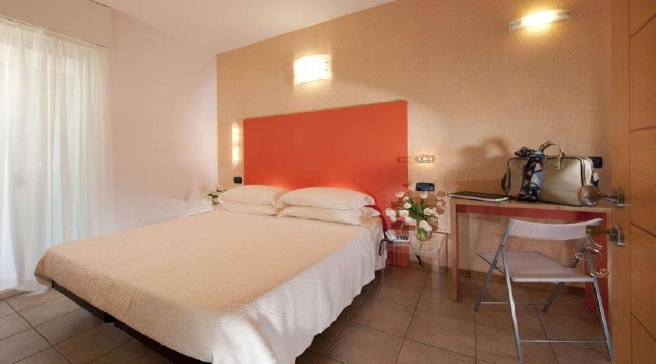 Hotel Rex - Fronte Mare Riccione Exterior photo