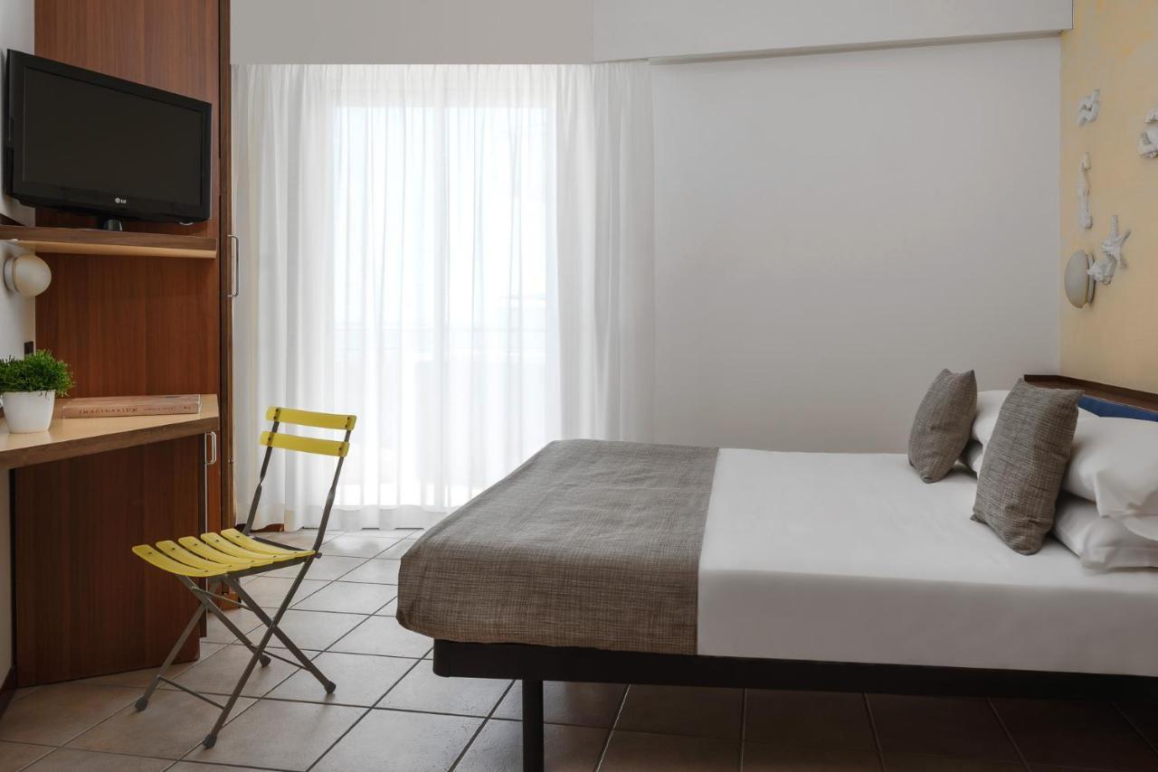 Hotel Rex - Fronte Mare Riccione Exterior photo